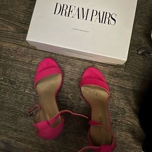 Dream Pairs pink heels